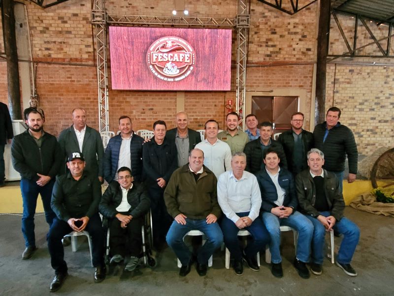 Prefeitos do Norte Pioneiro realizam encontro na FESCAFÉ